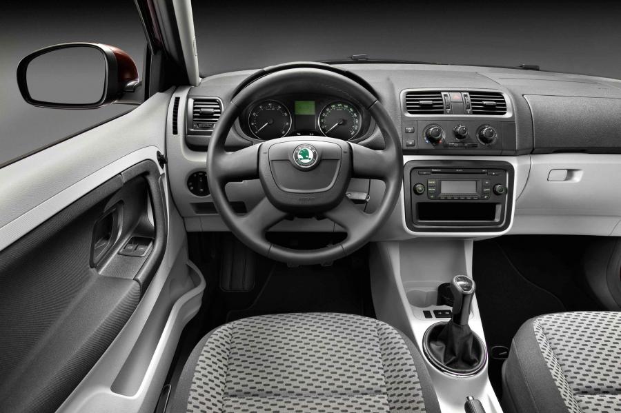  Skoda Fabia Combi 2010 года  (фото 3 из 25)